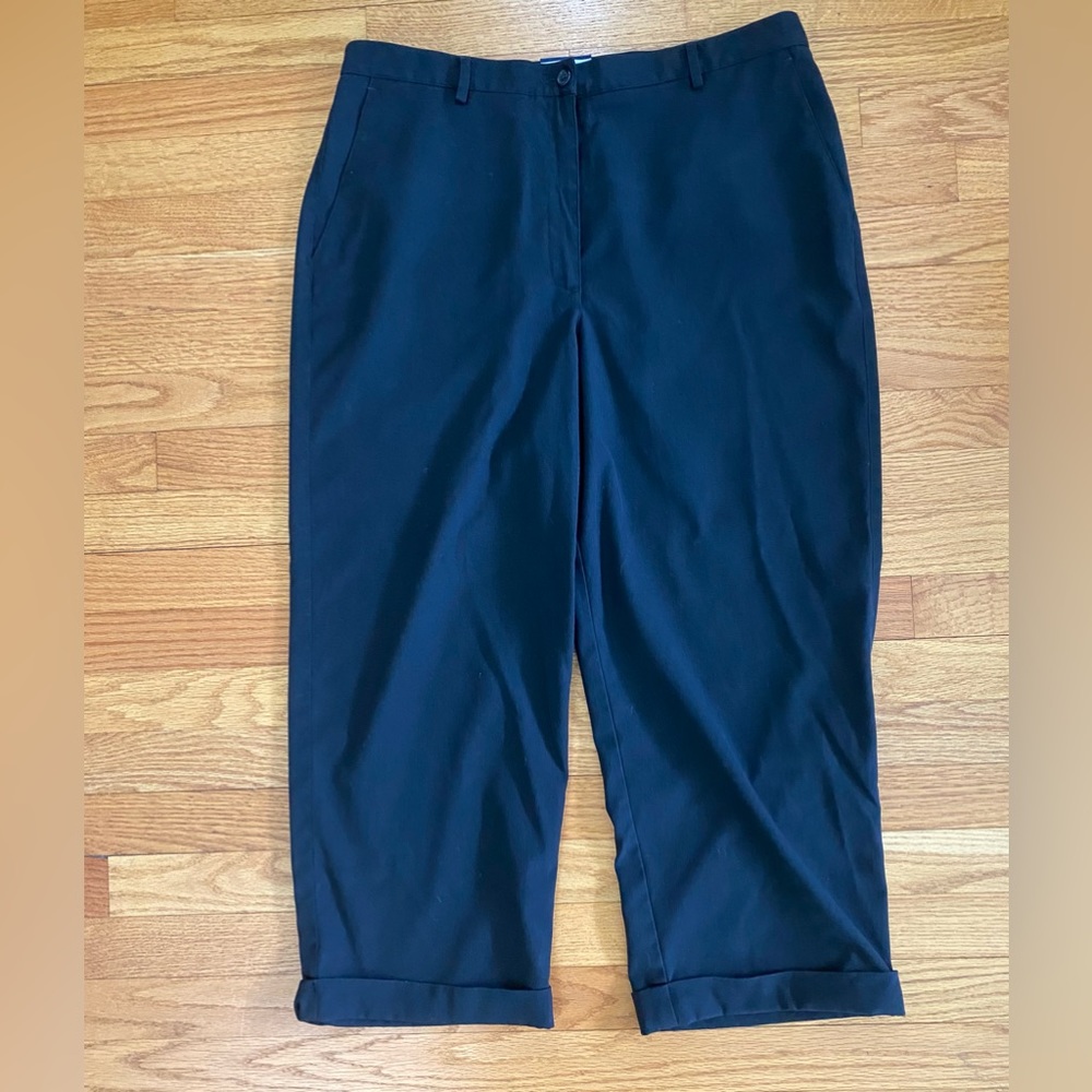 Liz Claiborne Cropped Pants Women’s 16 Black Cuffed Hem Pockets Liz Sport